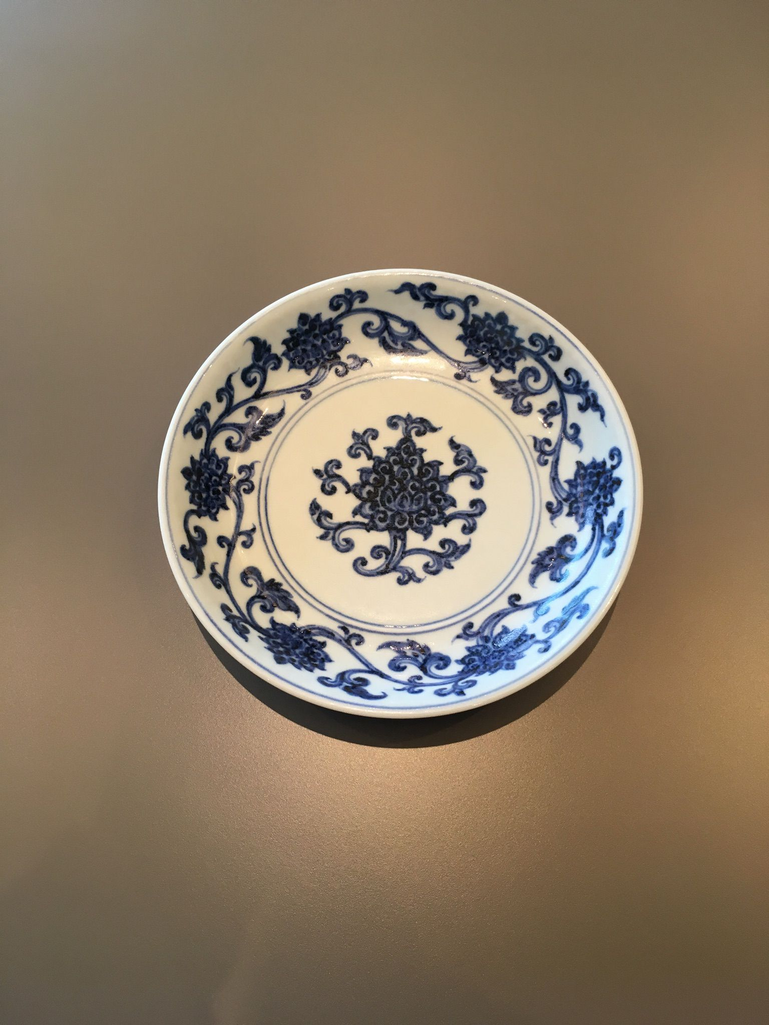 青花碟正面