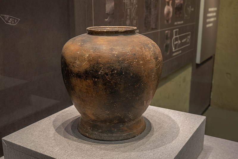 本頁圖片/檔案 - 良渚博物馆藏刻符陶罐